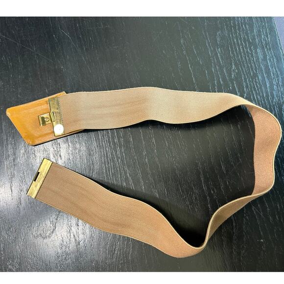Beige Stretch Waist Belt M/L- Vintage Pearl Brand- with Snakeskin buckle accent - Picture 4 of 5